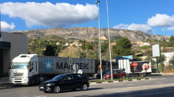 El empresariado del Área industrial de Cotes Baixes pide al Ayuntamiento la mejora de calles